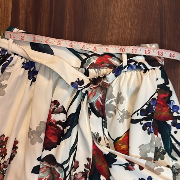 EXPRESS Floral Skirt Size 0 - Picture 6 of 8